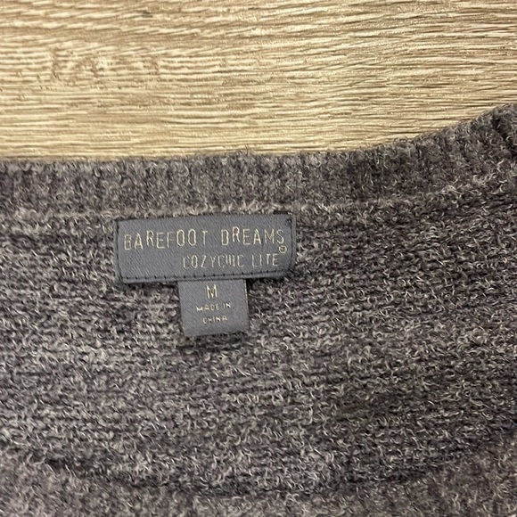 Barefoot dreams blue cozy chic super soft sweater with hoodie pocket size Medium - Picture 2 of 6